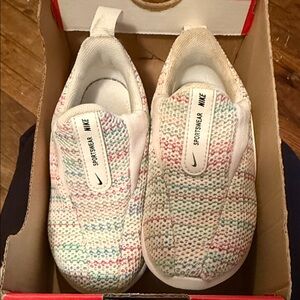 Nike Kids White Multicolor Slip-On Sneakers